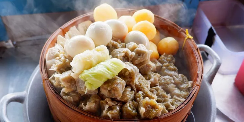 Siomay street food indonesia
